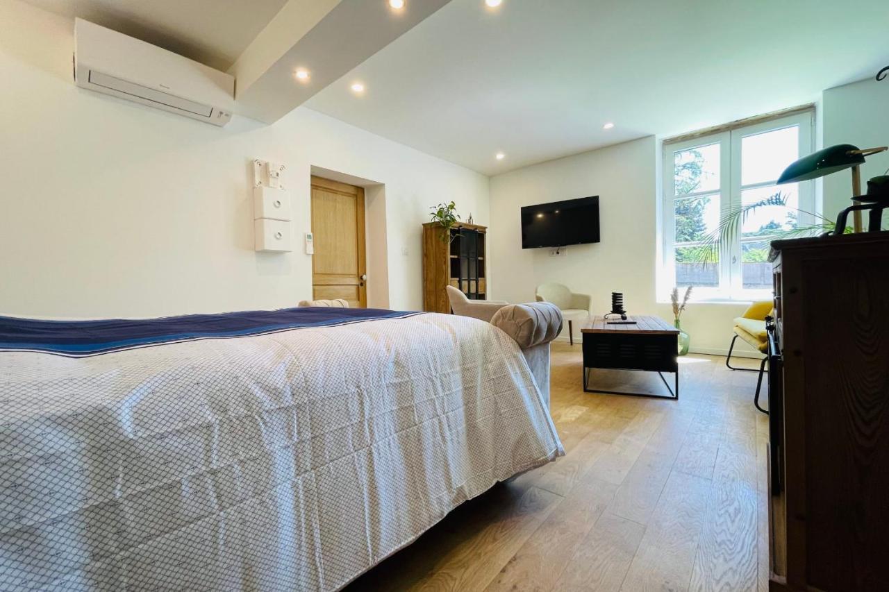 The Balzacienne Room In A Charming Mansion At The Gates Of Tours Saint Avertin Bagian luar foto