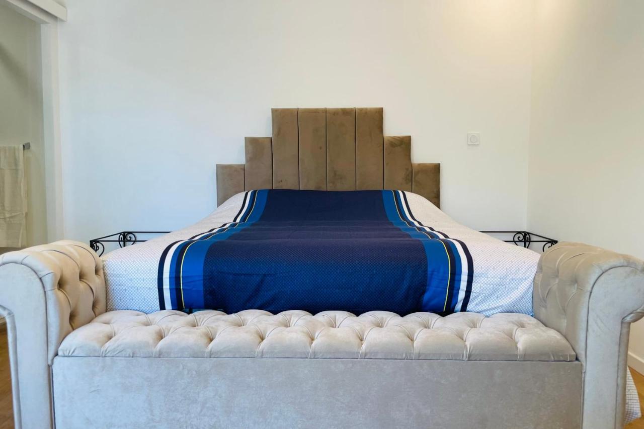 The Balzacienne Room In A Charming Mansion At The Gates Of Tours Saint Avertin Bagian luar foto